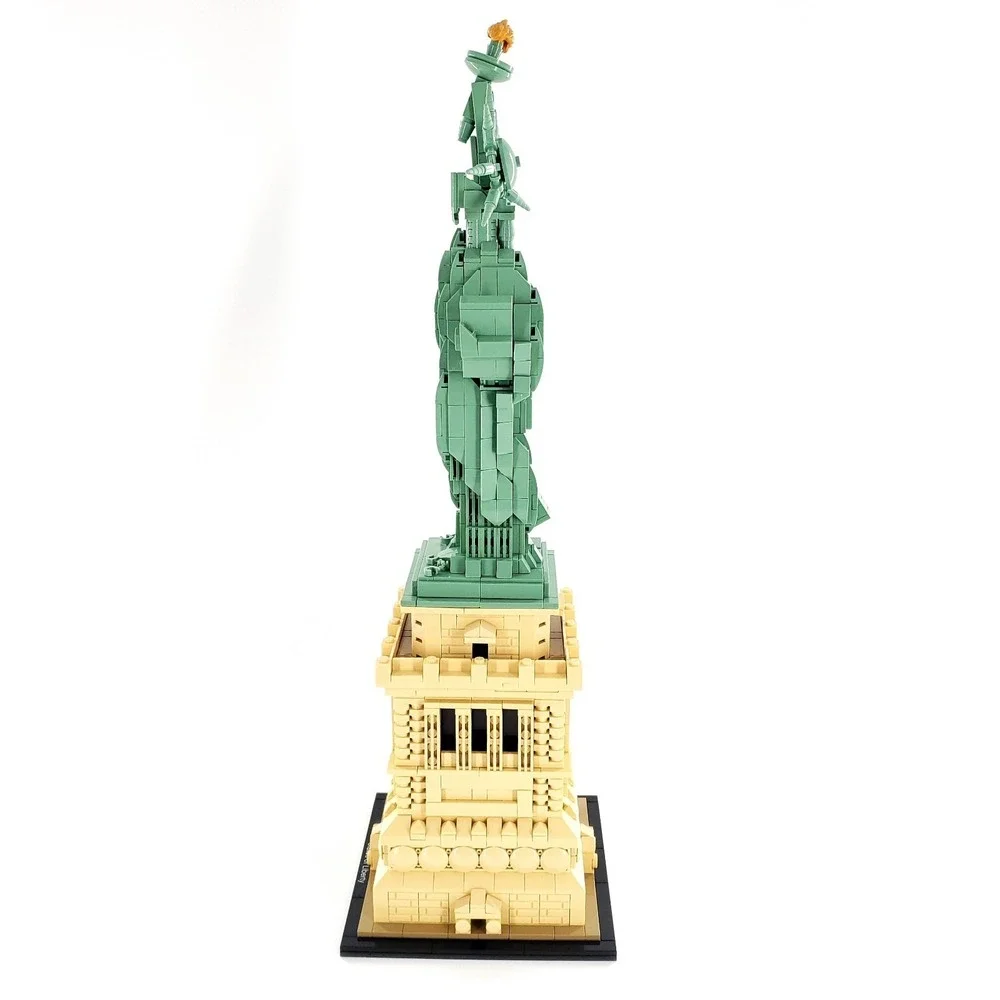 LEGO ARCHITECTURE: Statue of Liberty (21042) Complete w/ Instruction Manual